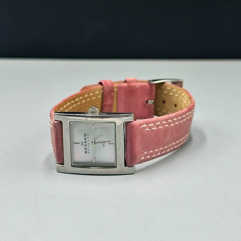 Skagen Watch Women Silver Tone Mother of Pearl Dial Pink New Battery 8.5